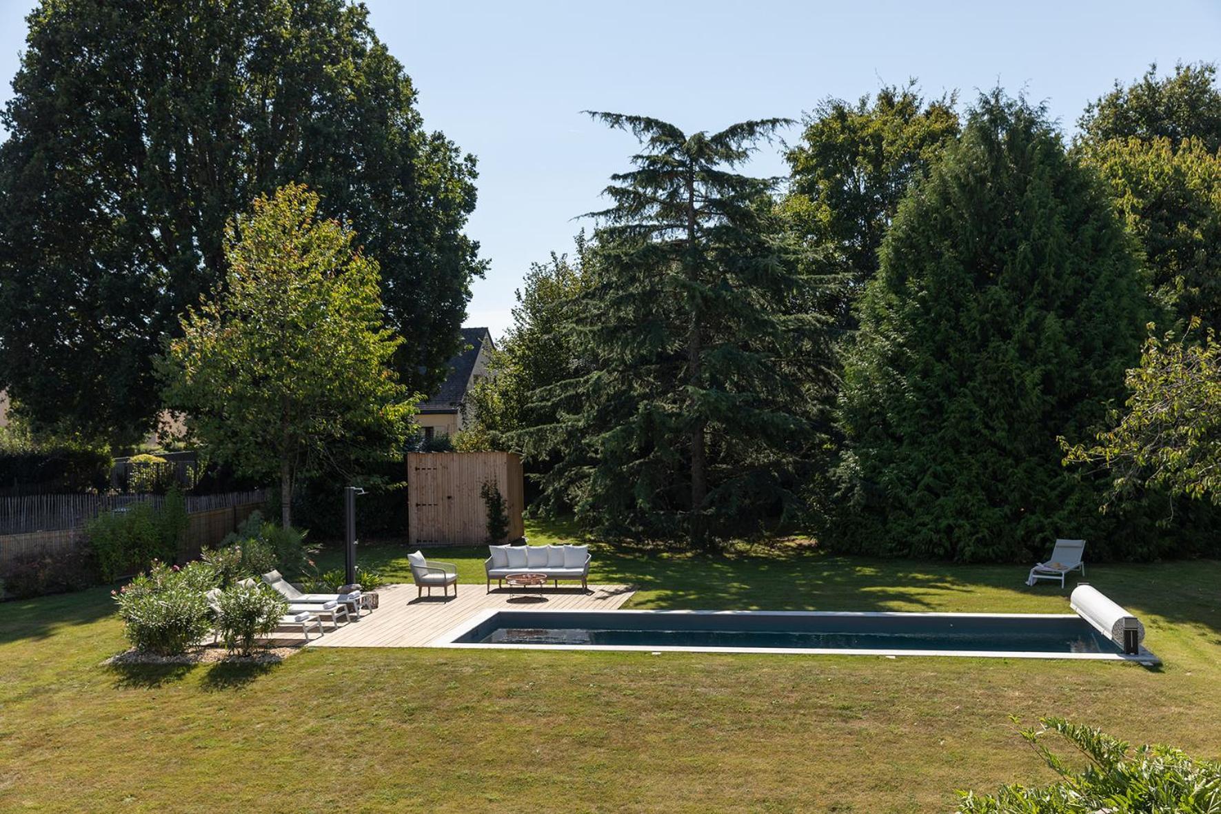 Manoir De La Nogrie - Chambre De Charme Avec Acces Privatif - Piscine Chauffee Sur Domaine 5 Etoiles Val-d'Ize エクステリア 写真